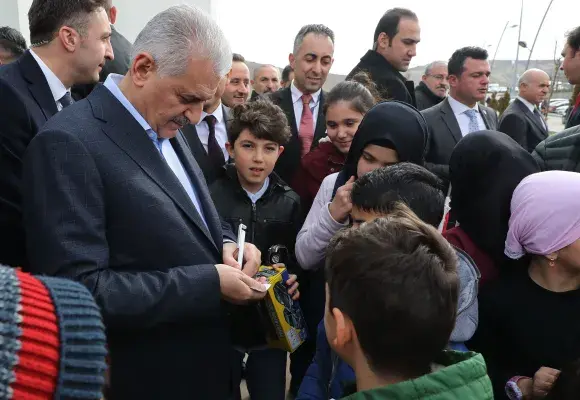 Başbakan Yıldırım, Cuma Namazını Türksat’ta kıldı