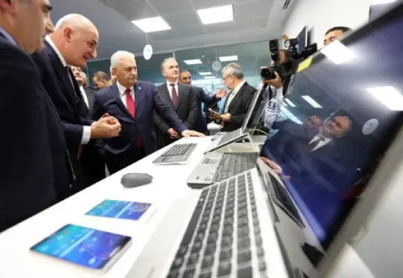 Başbakan Yıldırım: “15 Temmuz’da bilişim ve iletişim altyapımız ayakta kaldı”