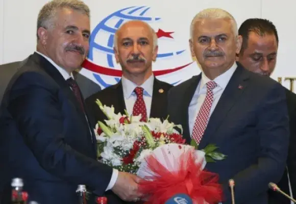 Ahmet Arslan, UDH Bakanlığı görevini devraldı