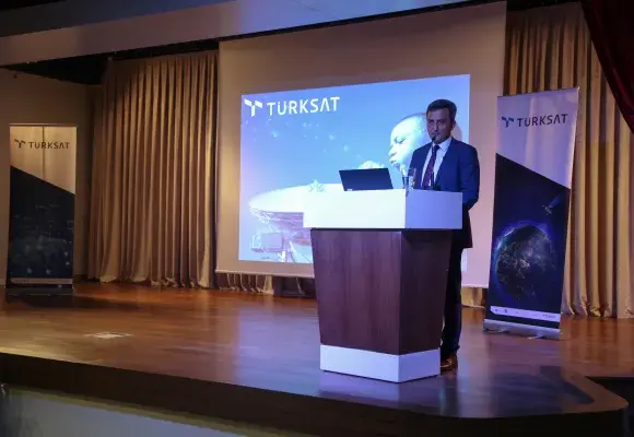 Türksat Genel Müdürü Şen, "Milli Uydular ve Uzay" konulu konferansa katıldı