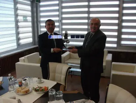 Bakan İsmet Yılmaz, Türksat’ı ziyaret etti