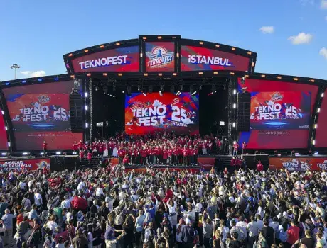 Türksat TEKNOFEST İstanbul’da Gençlerle Buluştu
