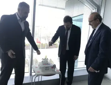 Dijital Hayat 200. Bölümüyle Dinleyicisine Seslendi