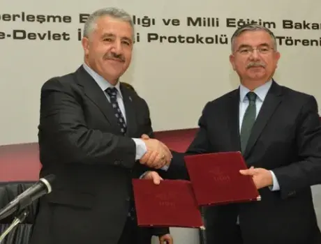 UDHB ve MEB arasında e-Devlet İşbirliği Protokolü İmzalandı