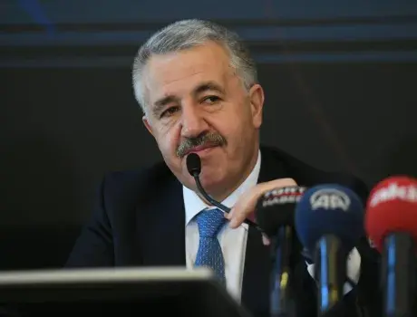 Bakan Arslan, "Türkiye haberleşme uydusu üretebilen 10 ülkeden biri olacak"